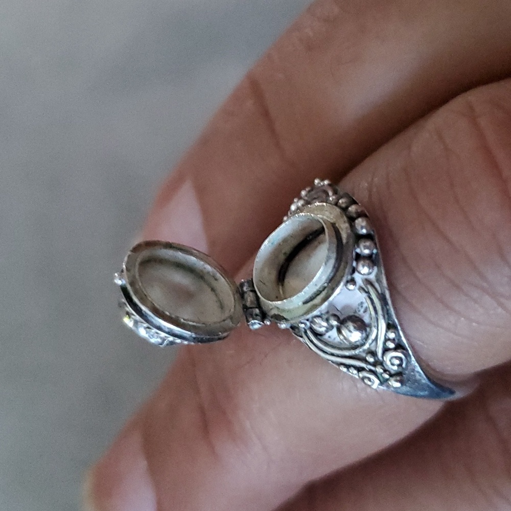 Silver Ruby Snuff Poison Ring - image 3